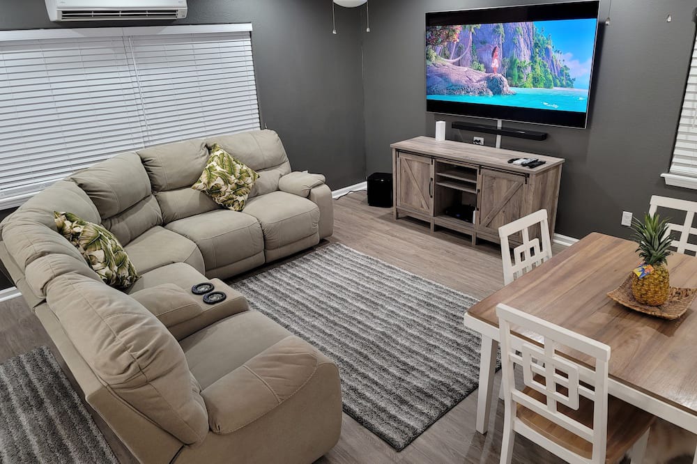 Photo of Livingroom in Maili