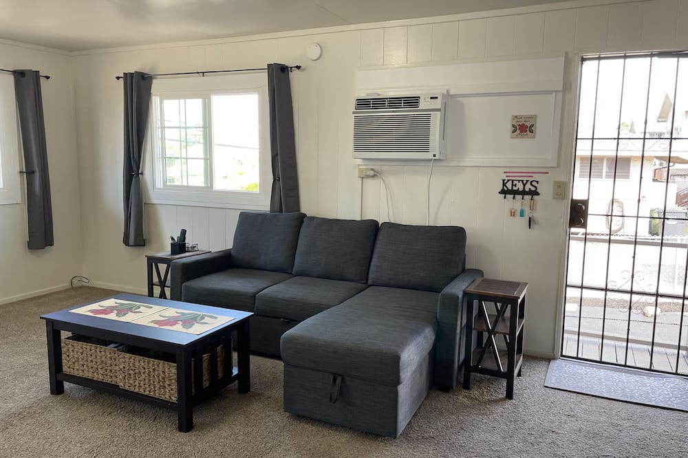 Photo of Livingroom in Western Honolulu