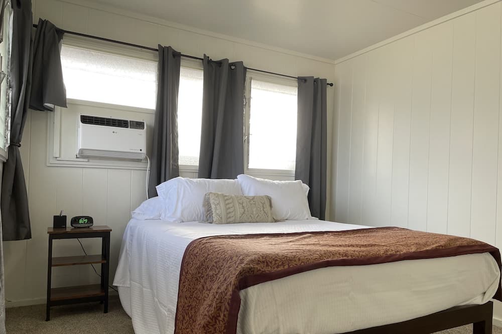 Photo of Bedroom in Western Honolulu