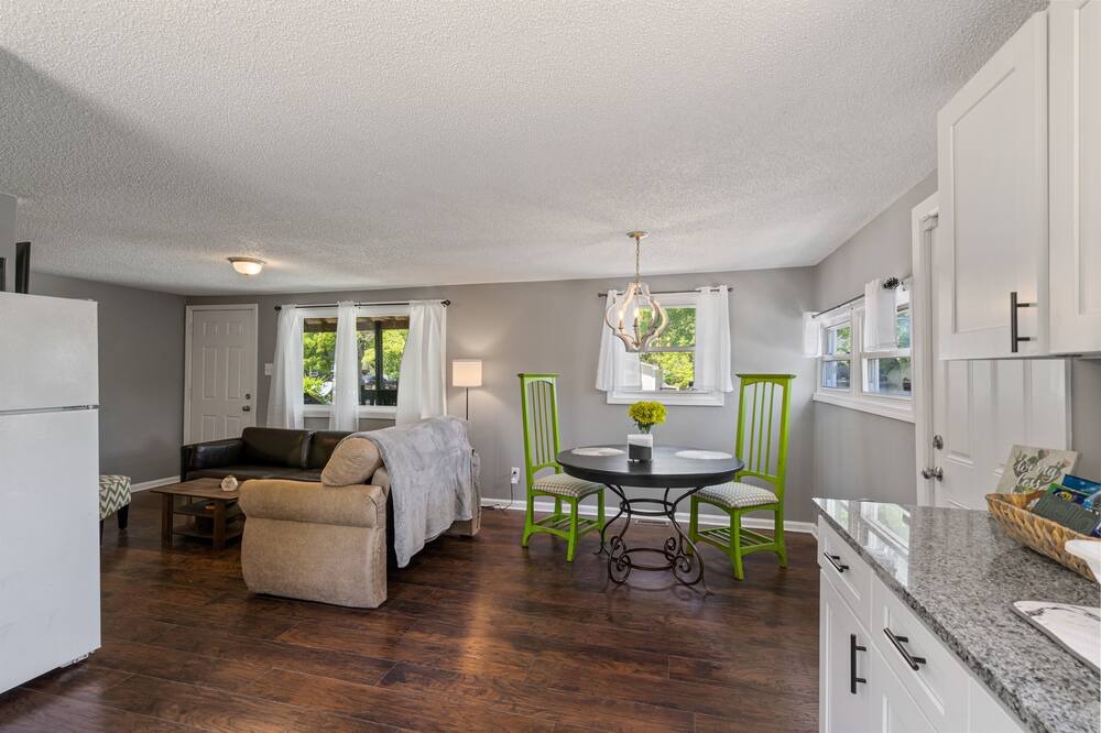 Photo of Livingroom in Belmont Historic District
