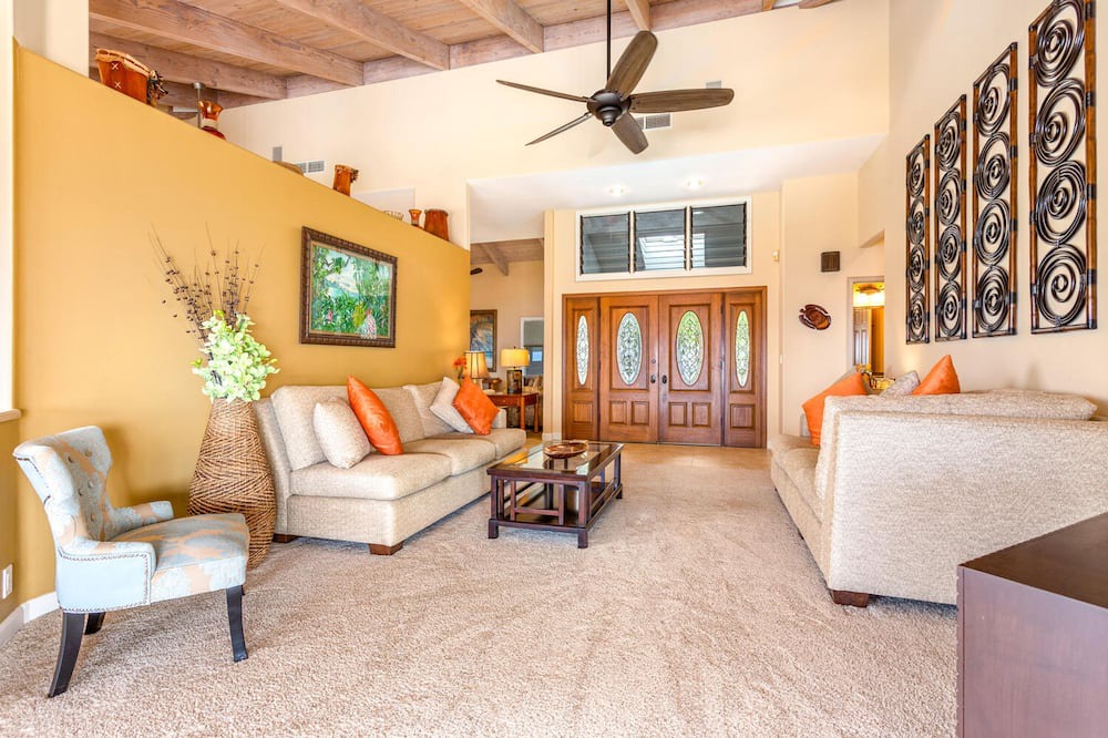Photo of Livingroom in Kahaluu-Keauhou