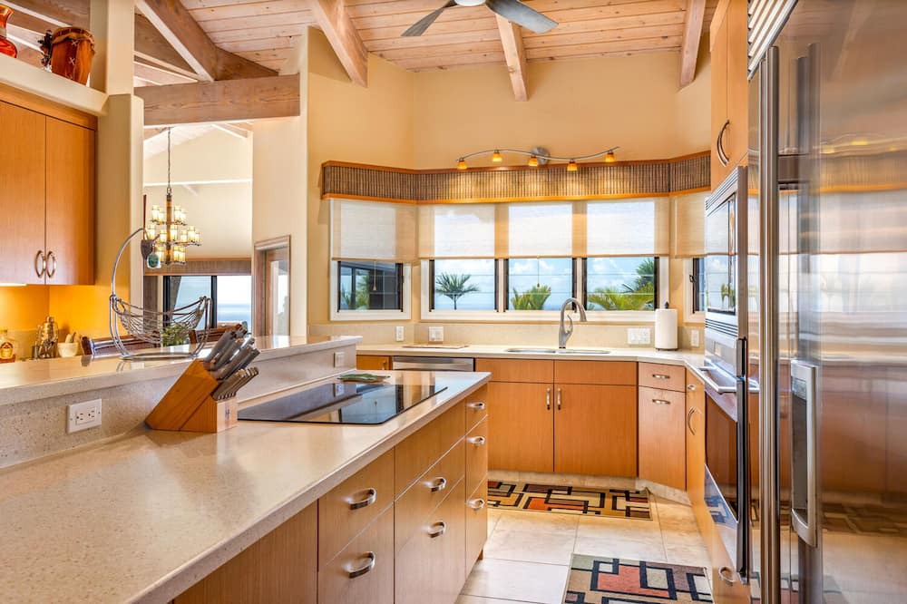 Photo of Kitchen in Kahaluu-Keauhou