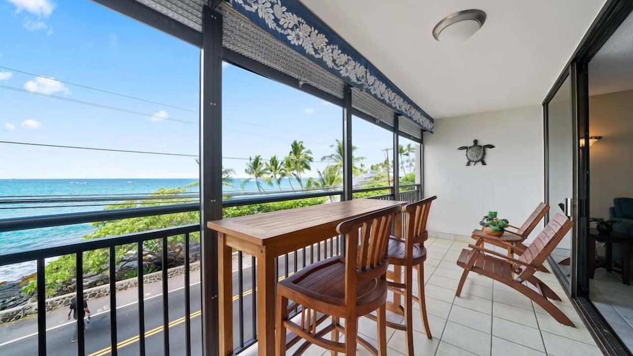 Photo of Patio Balcony in Historic Kailua Village