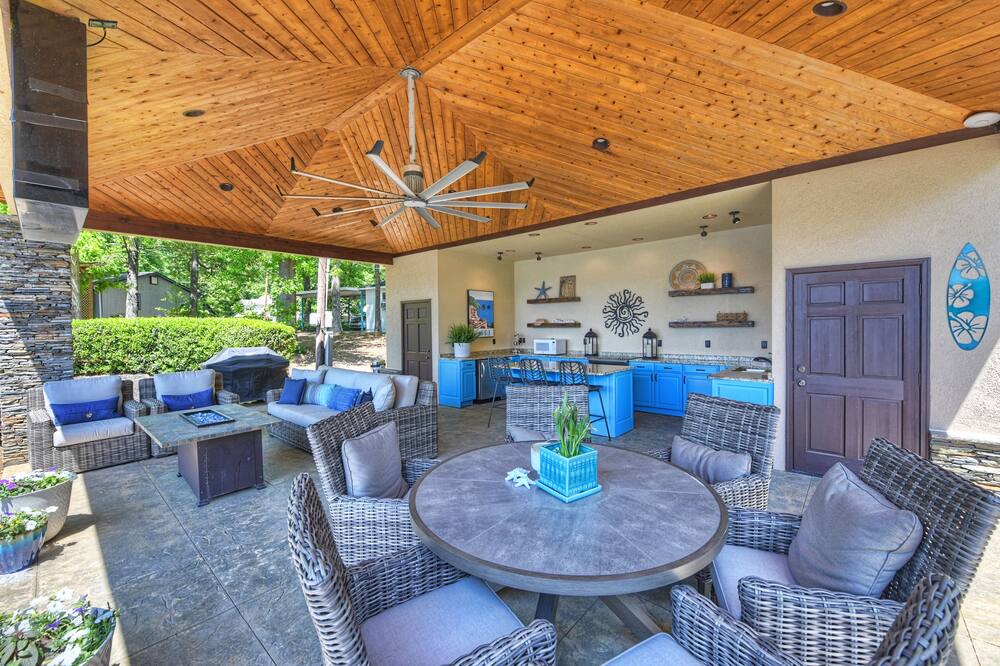 Photo of Outdoor in Mayhew
