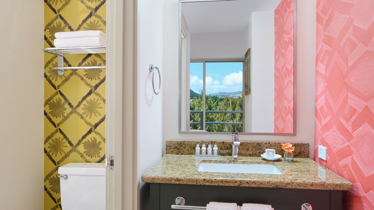 Photo of Bathroom in Diamond Head - Kapahulu - St. Louis