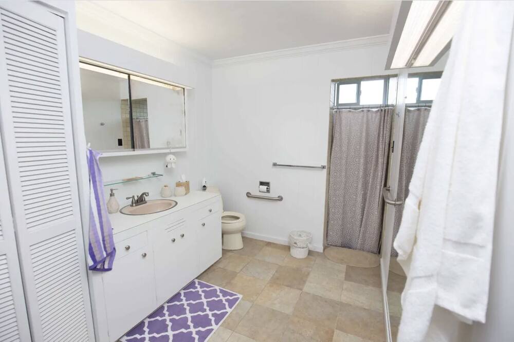 Photo of Bathroom in Honalo