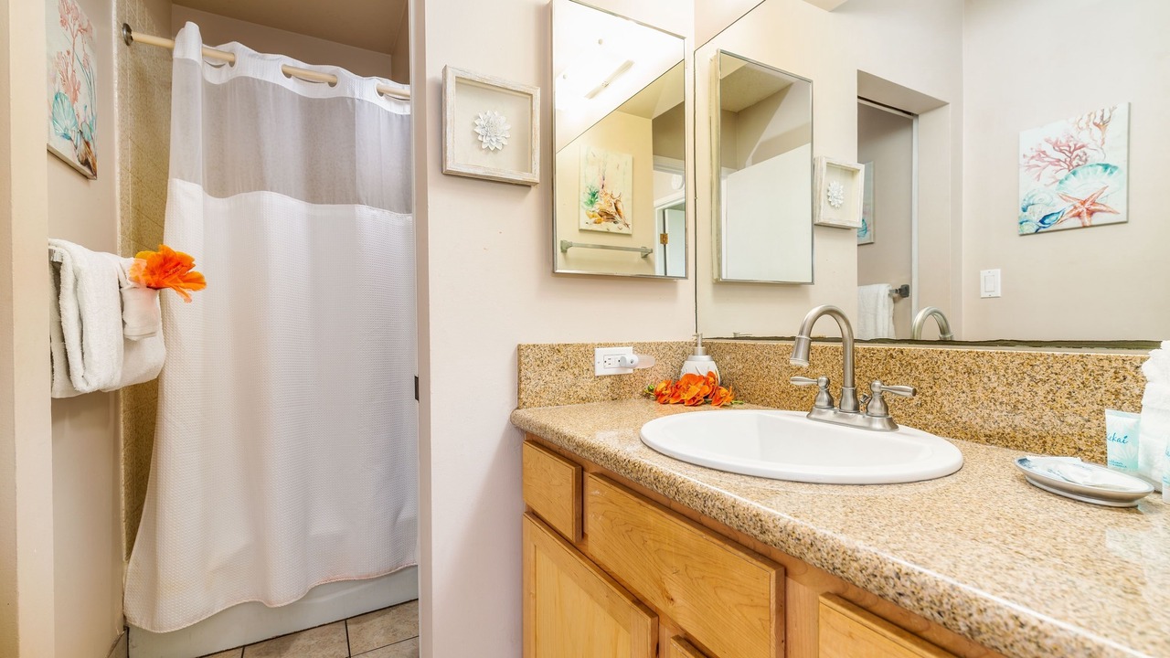 Photo of Bathroom in Kahana