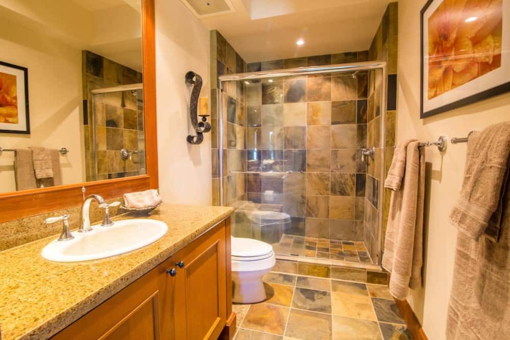 Photo of Bathroom in Kaupulehu