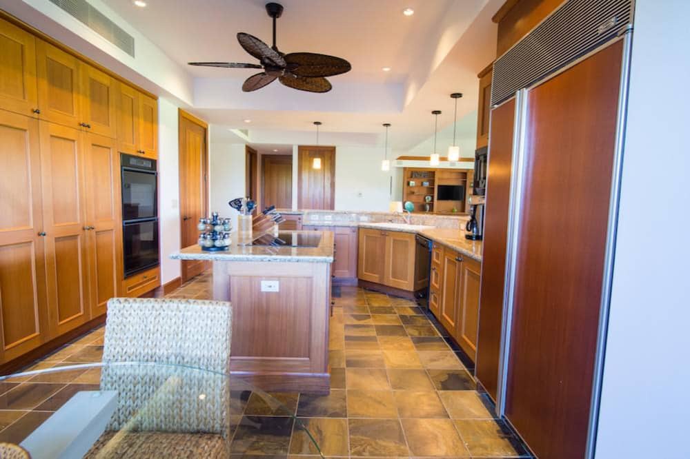 Photo of Kitchen in Kaupulehu