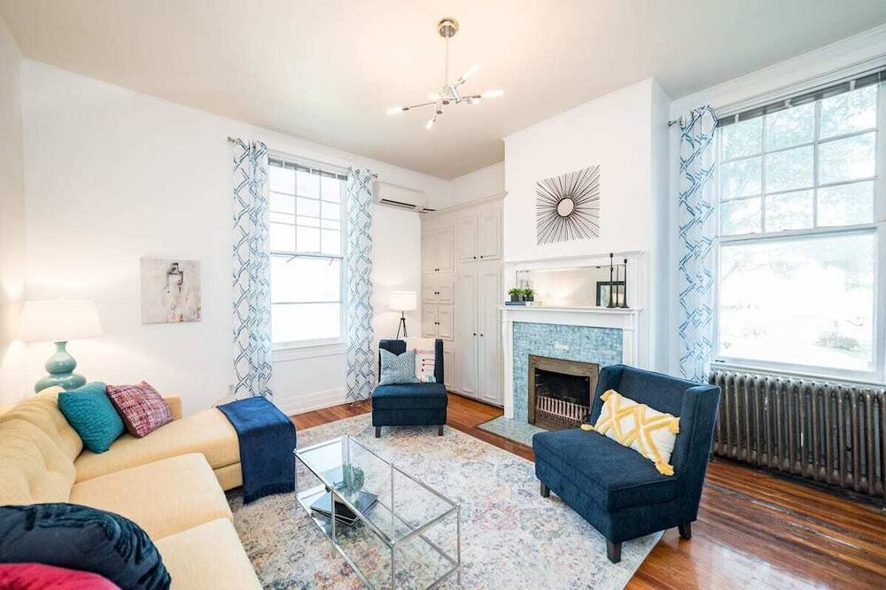 Photo of Livingroom in Daniels Hill