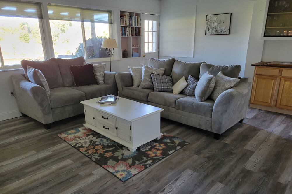 Photo of Livingroom in Tryon