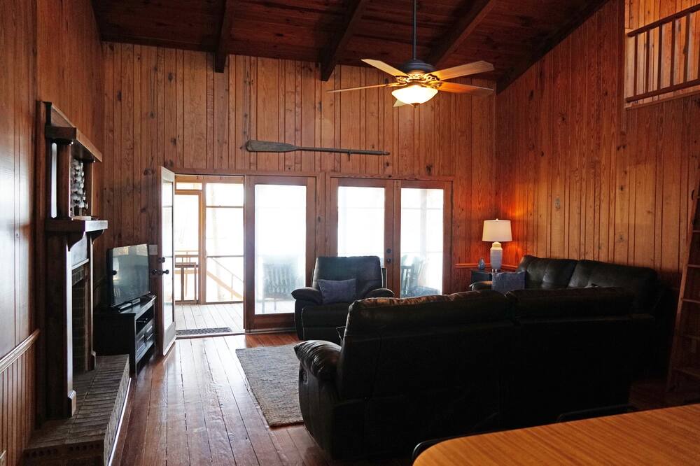 Photo of Livingroom in Manning