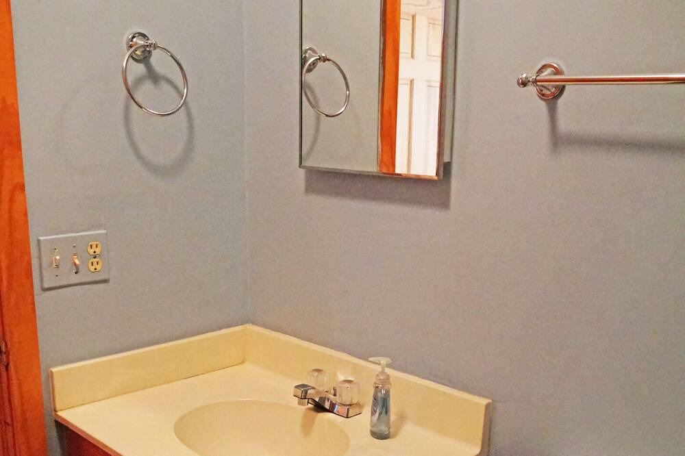 Photo of Bathroom in Manning