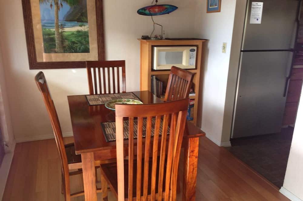 Photo of Livingroom in Punaluu