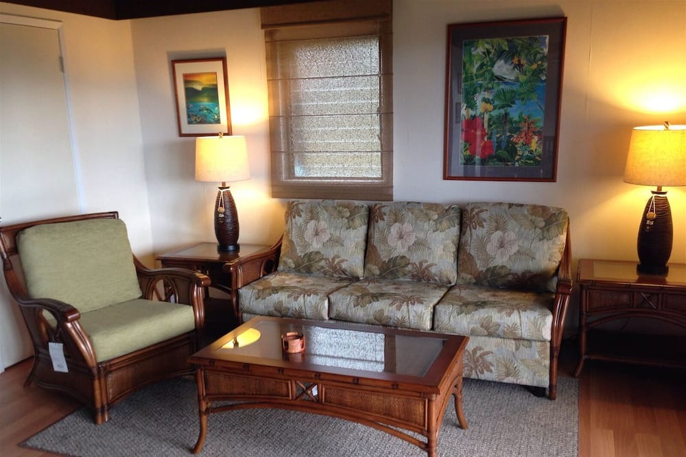 Photo of Livingroom in Punaluu