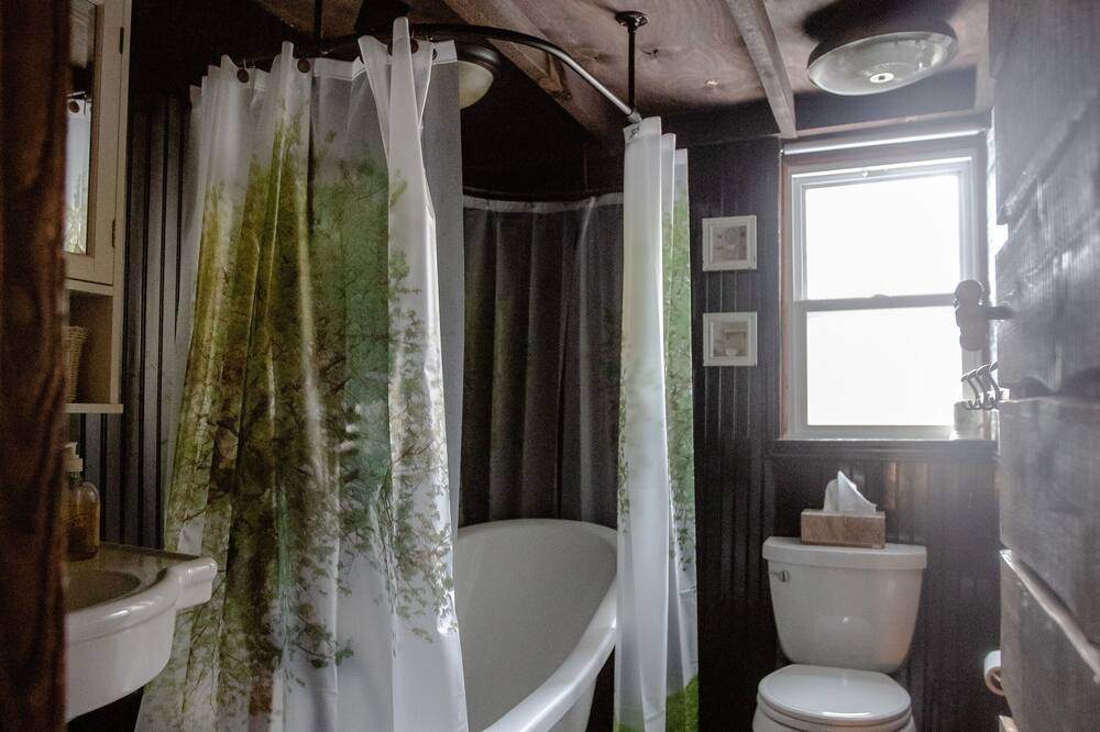 Photo of Bathroom in Cattail Creek