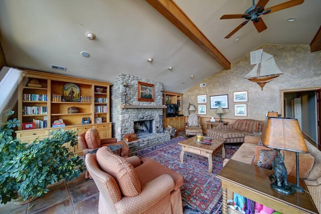 Photo of Livingroom in Clover