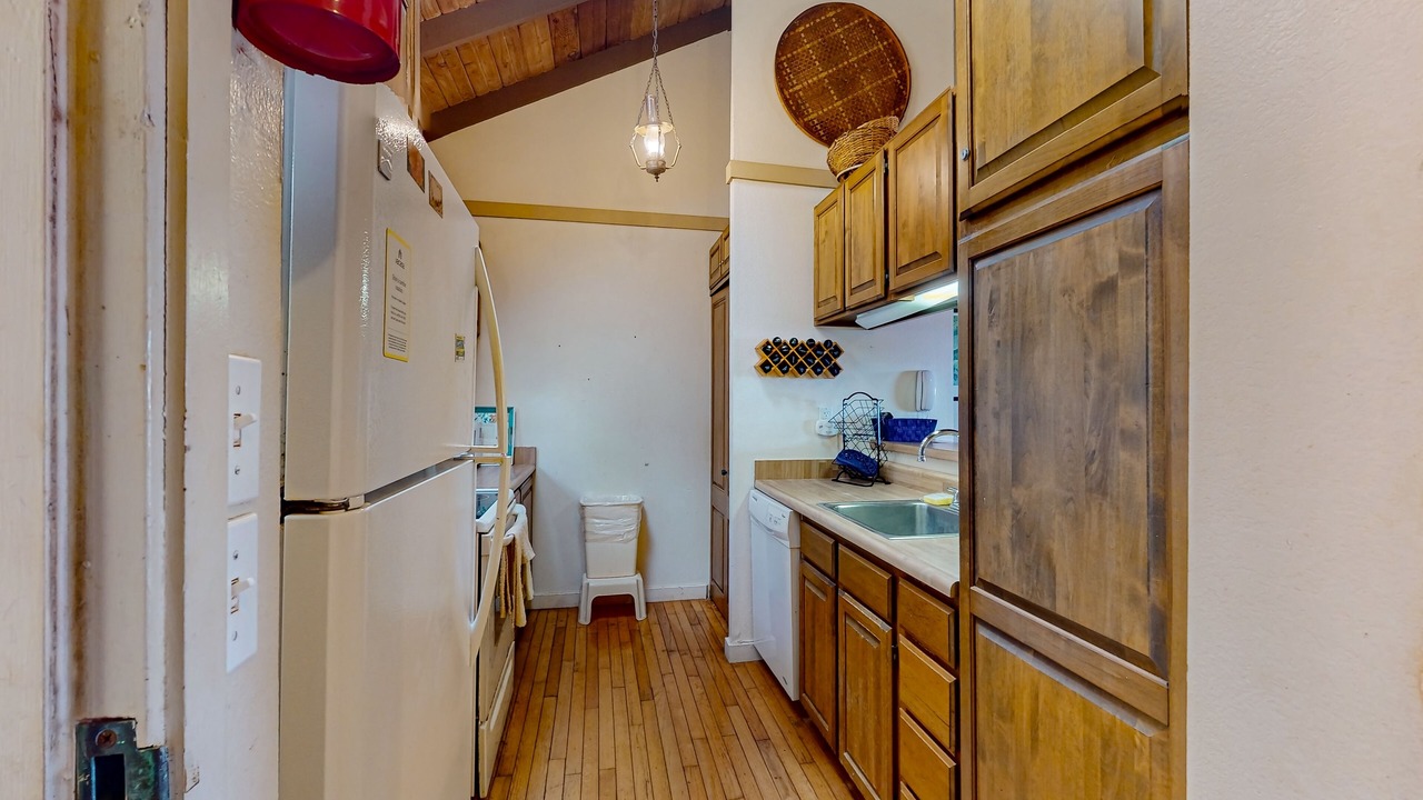 Photo of Kitchen in Maunaloa