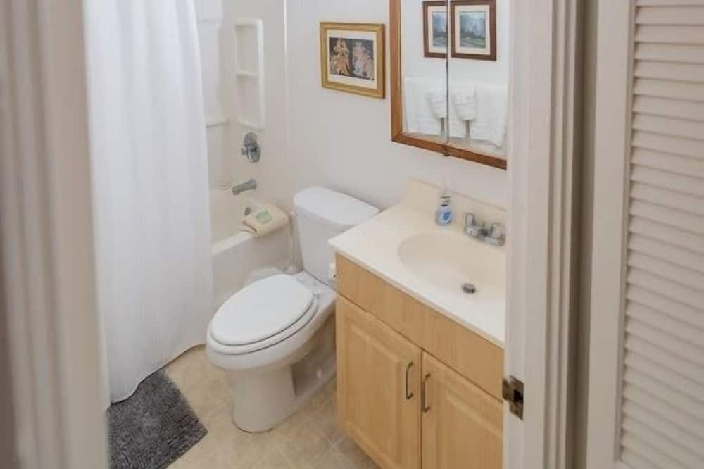 Photo of Bathroom in Kahuku
