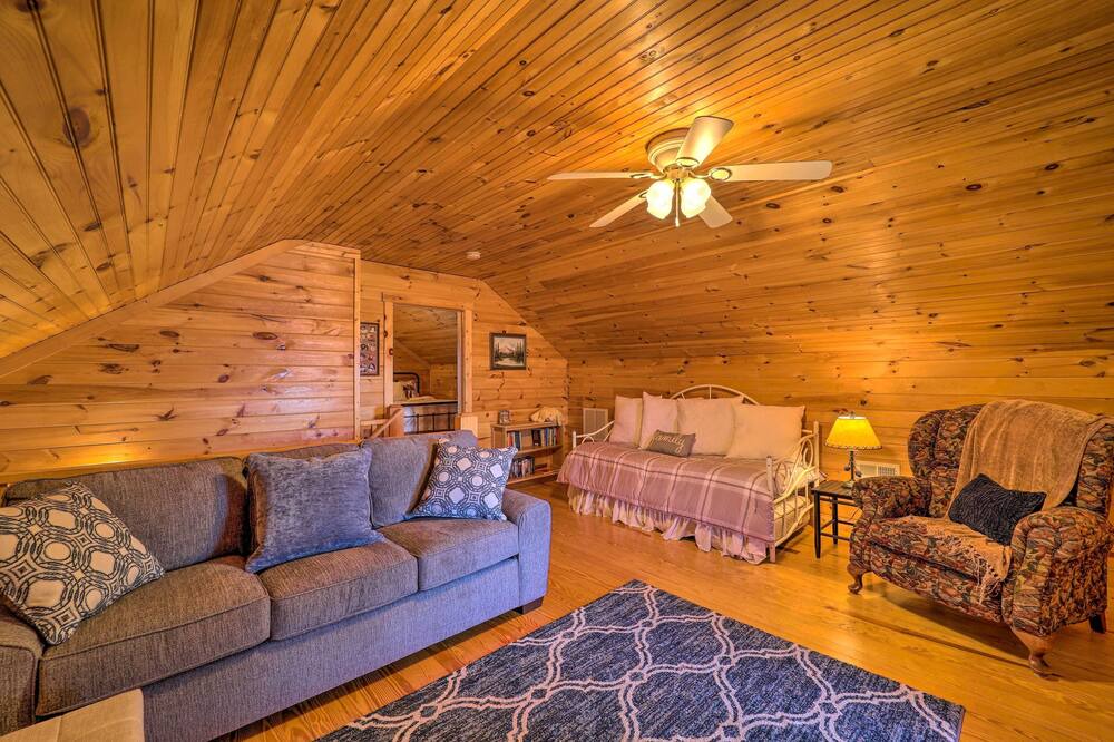 Photo of Bedroom in Purlear
