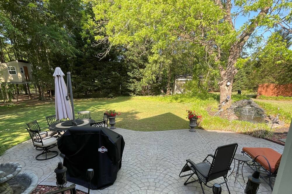 Photo of Patio Balcony in Taylors