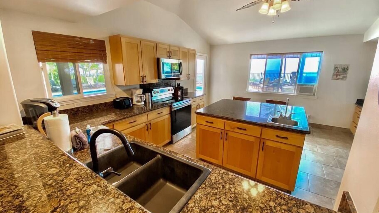Photo of Kitchen in Alii Heights Mauka