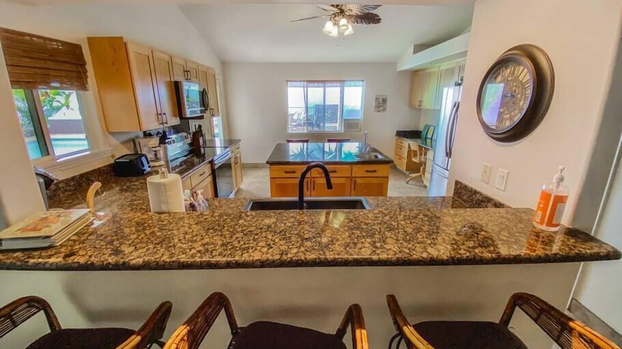 Photo of Kitchen in Alii Heights Mauka