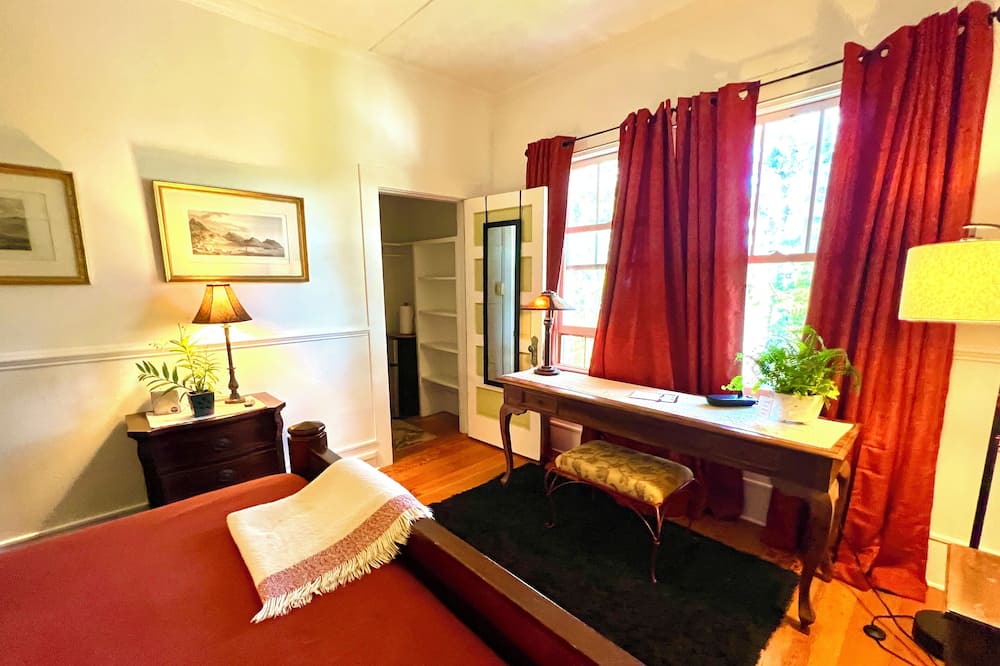 Photo of Bedroom in Hawi