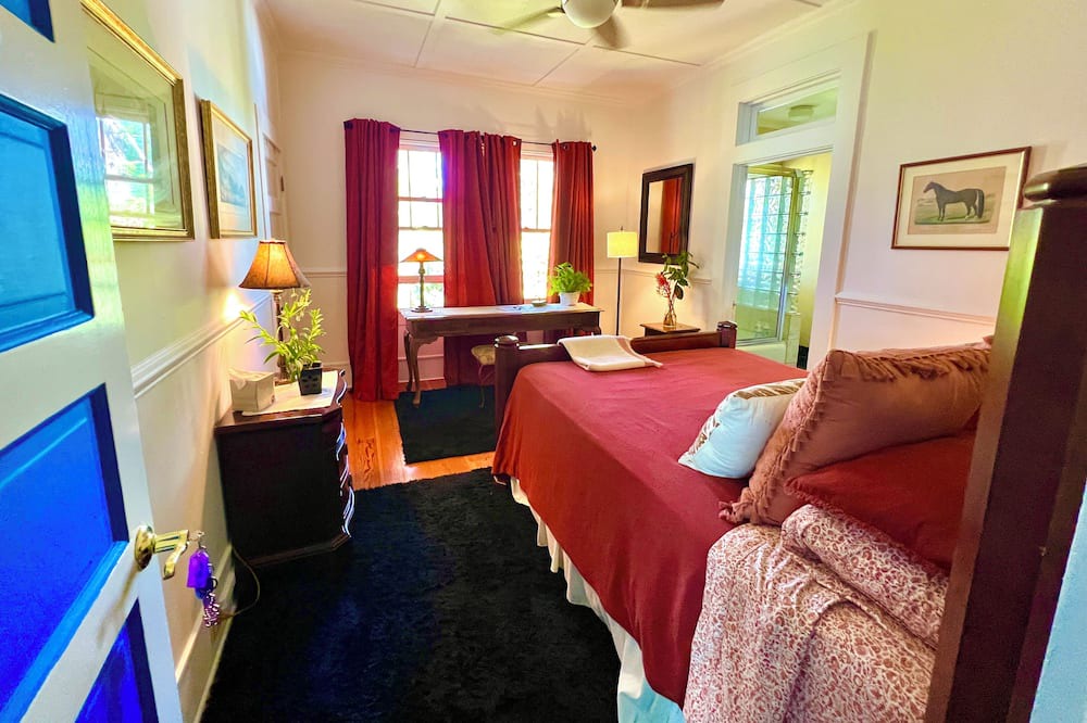 Photo of Bedroom in Hawi