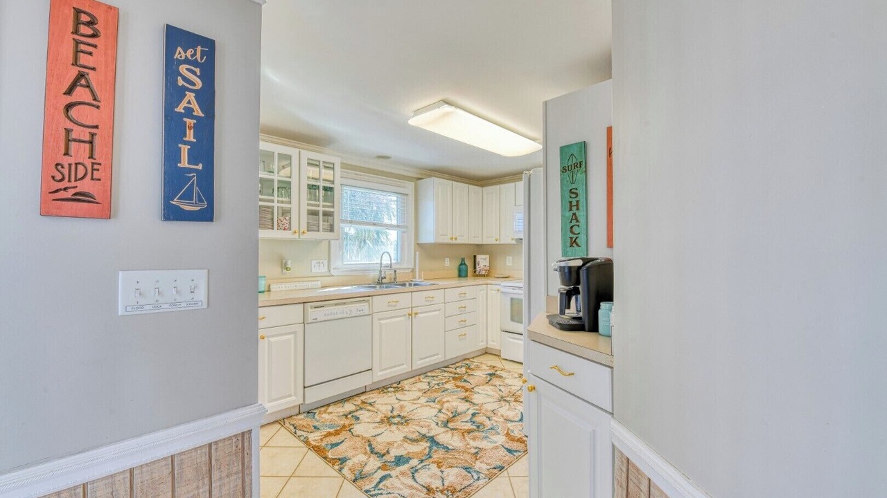 Photo of Kitchen in Inlet Harbour