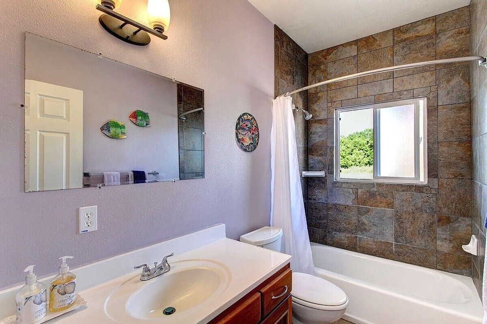 Photo of Bathroom in Nanawale Estates