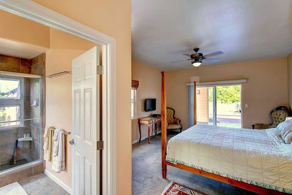 Photo of Bedroom in Nanawale Estates