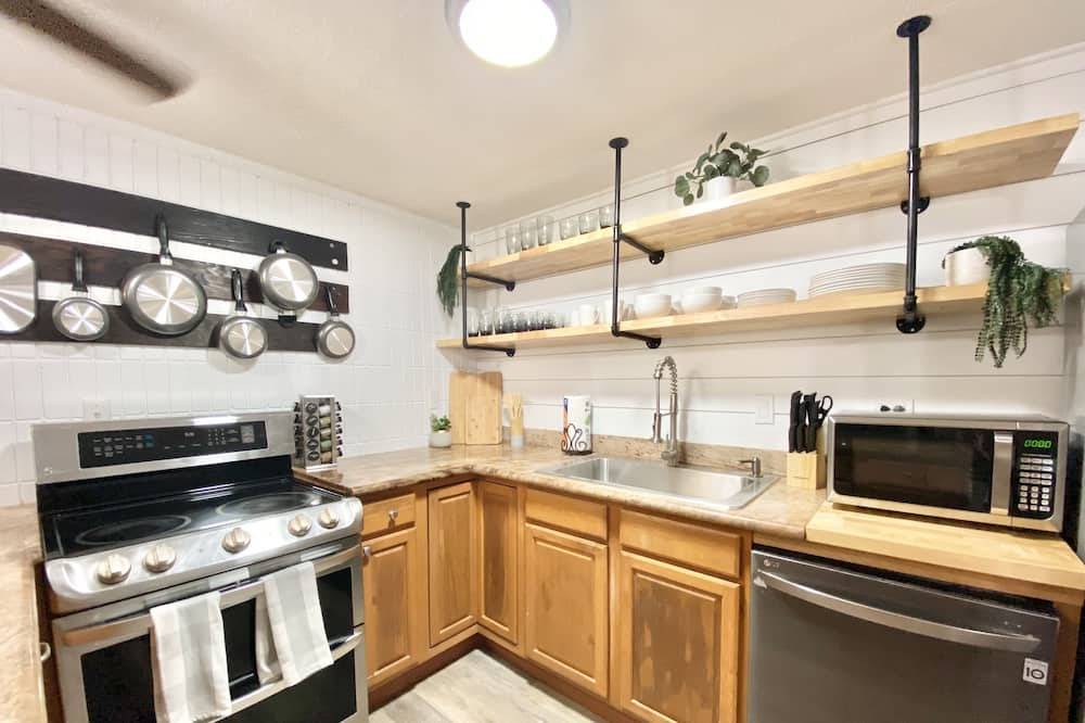 Photo of Kitchen in Punaluu