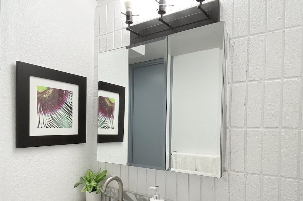 Photo of Bathroom in Punaluu