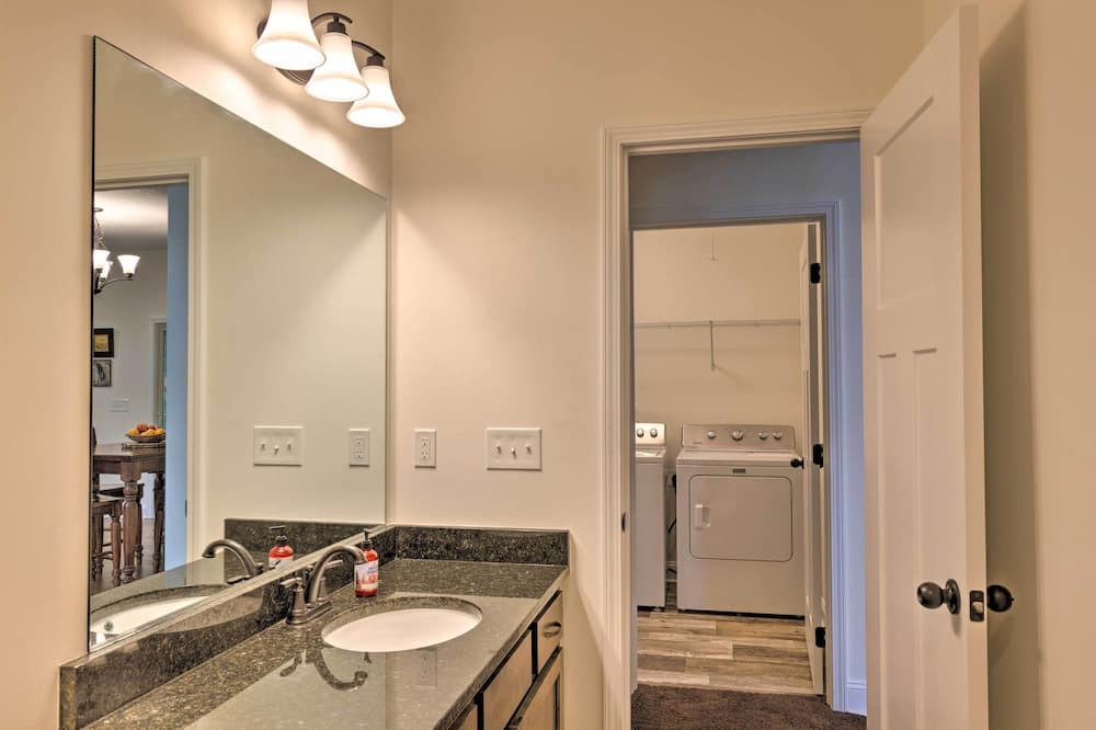 Photo of Bathroom in Horse Shoe