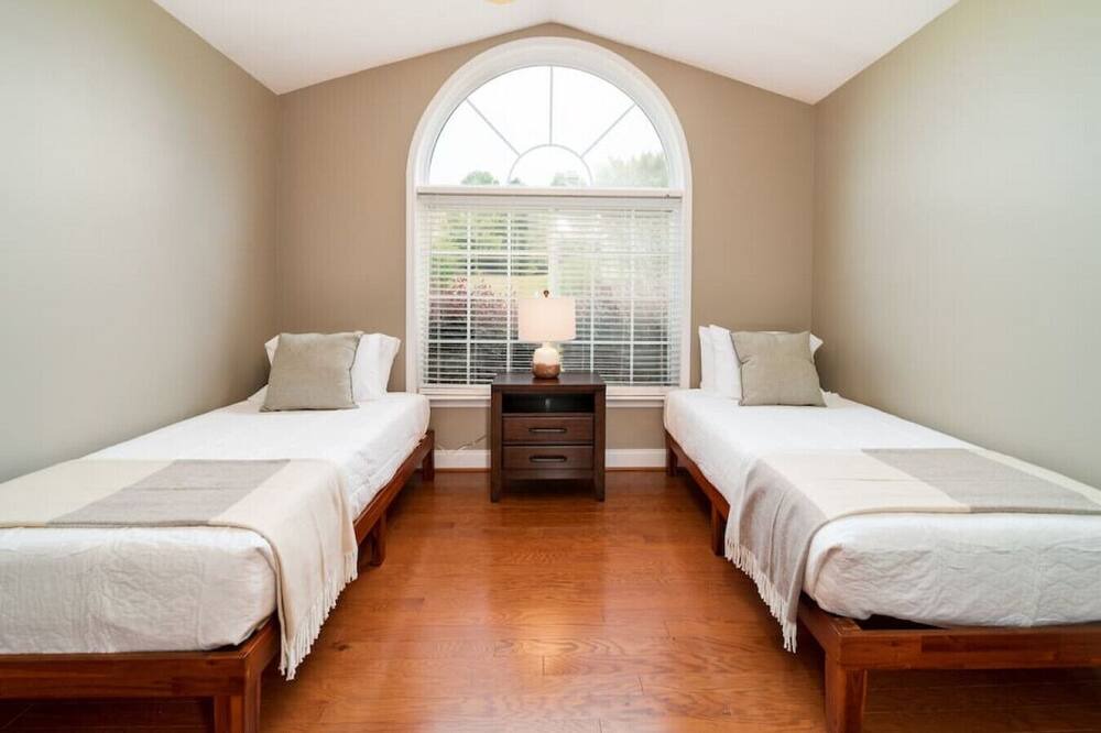 Photo of Others in Travelers Rest