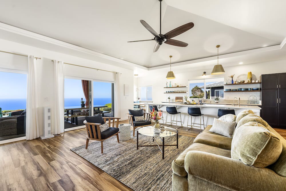 Photo of Livingroom in Holualoa
