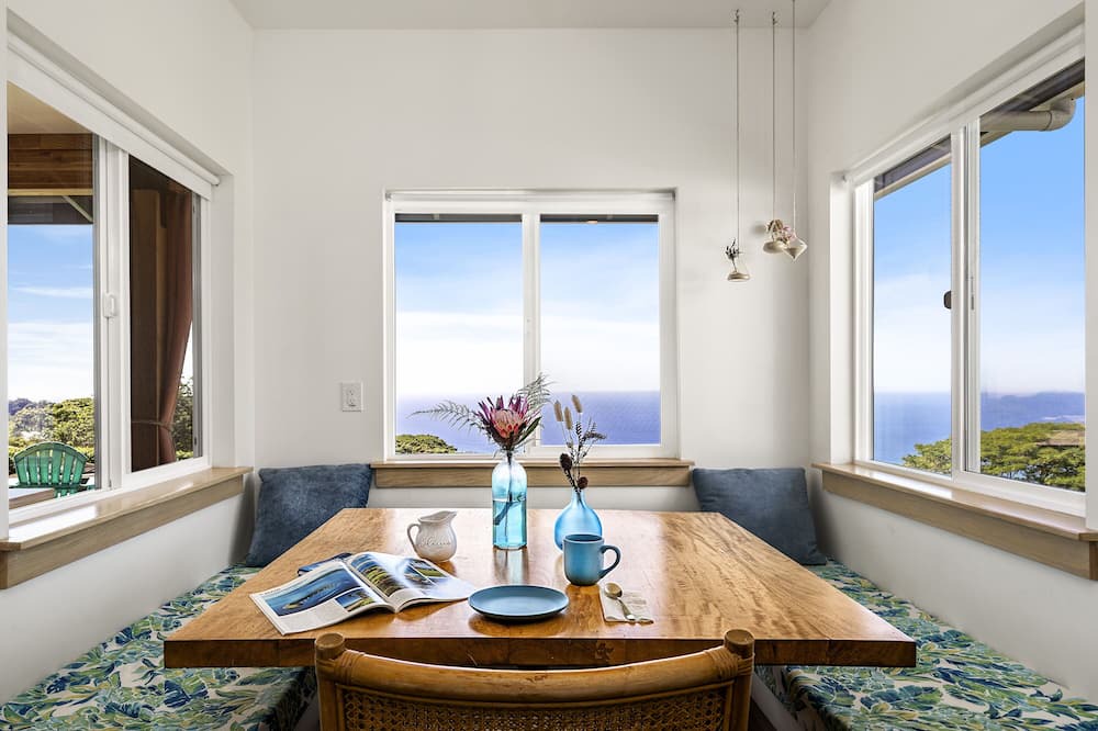 Photo of Livingroom in Holualoa