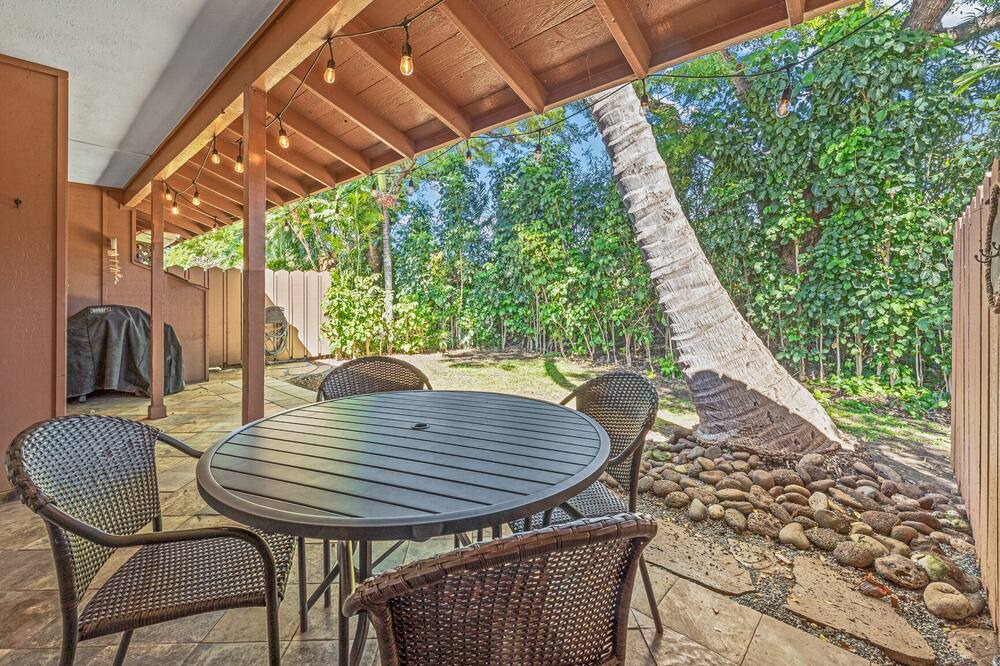 Photo of Patio Balcony in Downtown Lahaina