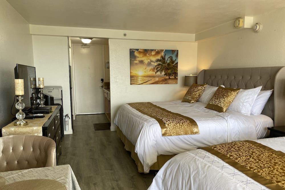 Photo of Bedroom in Diamond Head - Kapahulu - St. Louis