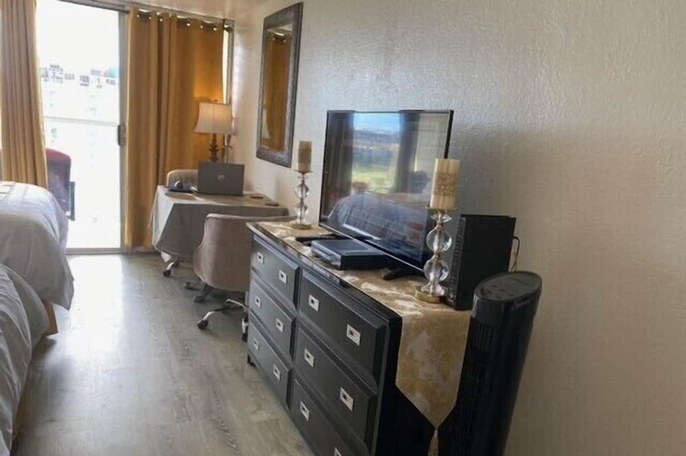 Photo of Bedroom in Diamond Head - Kapahulu - St. Louis