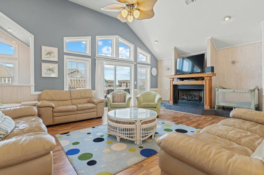 Photo of Livingroom in Southern Shores