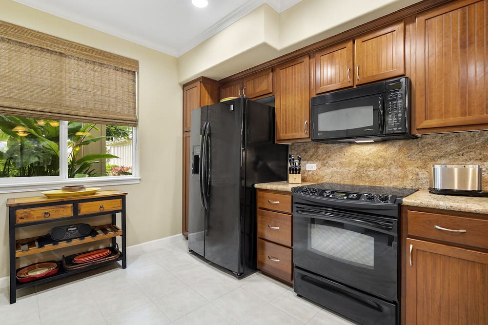 Photo of Kitchen in Waikoloa