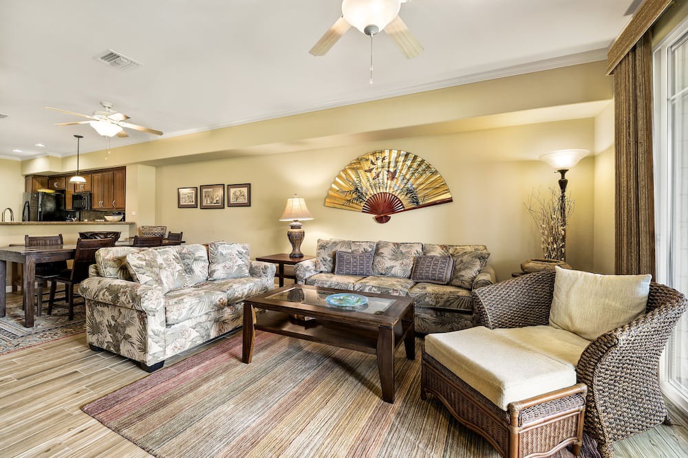 Photo of Livingroom in Waikoloa