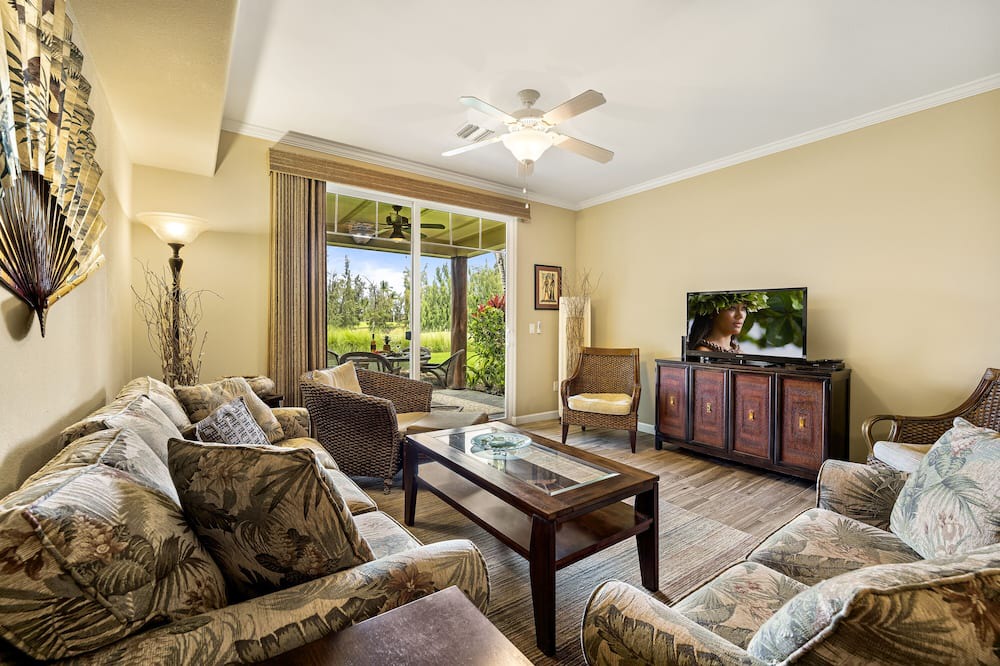Photo of Livingroom in Waikoloa