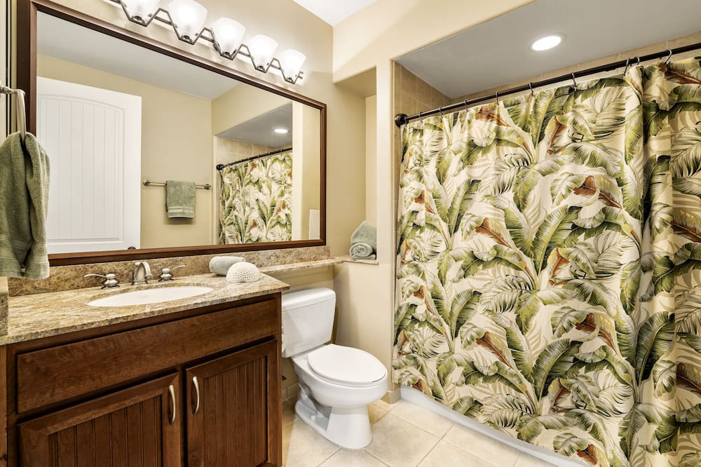 Photo of Bathroom in Waikoloa
