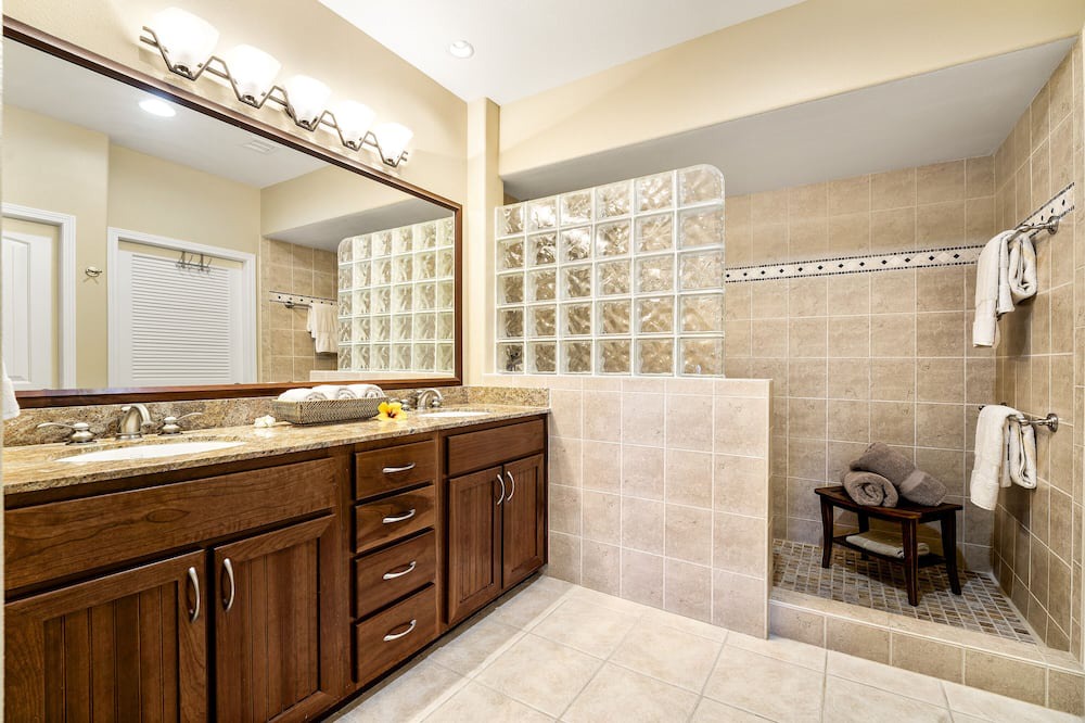 Photo of Bathroom in Waikoloa
