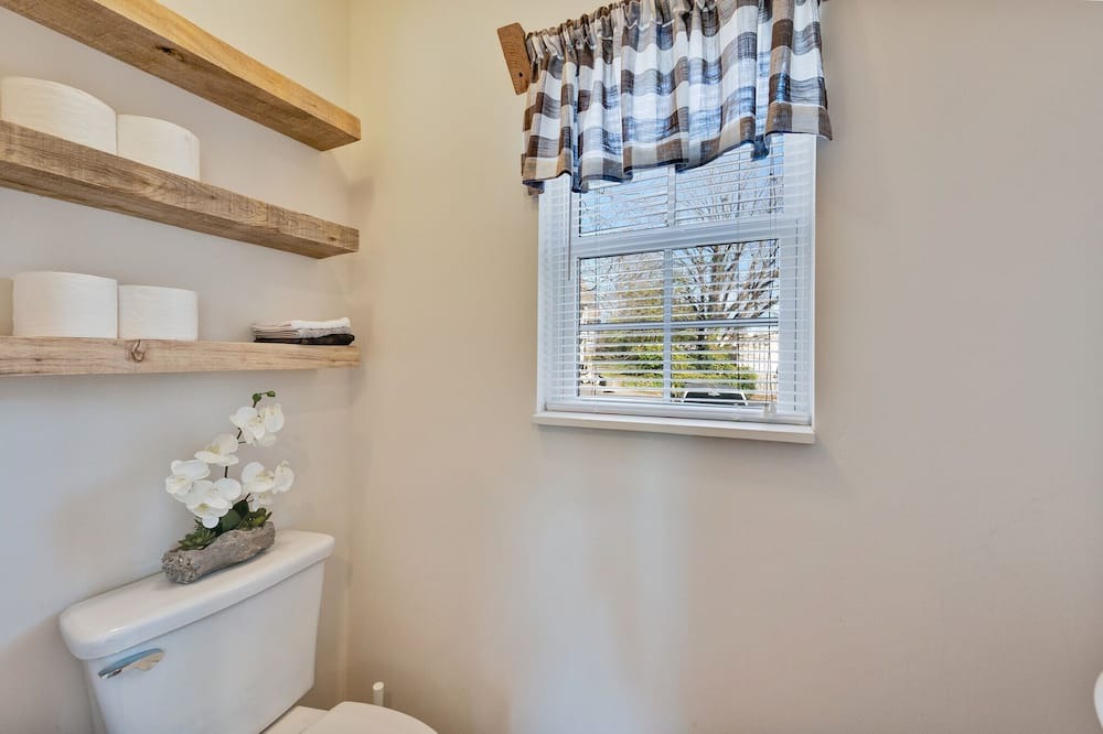 Photo of Bathroom in Demorest