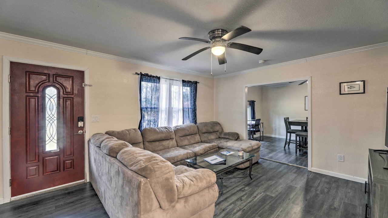 Photo of Livingroom in Brices Creek
