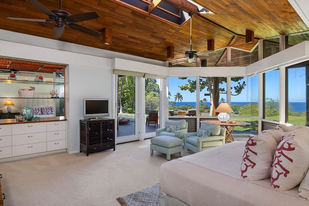 Photo of Livingroom in Kamuela